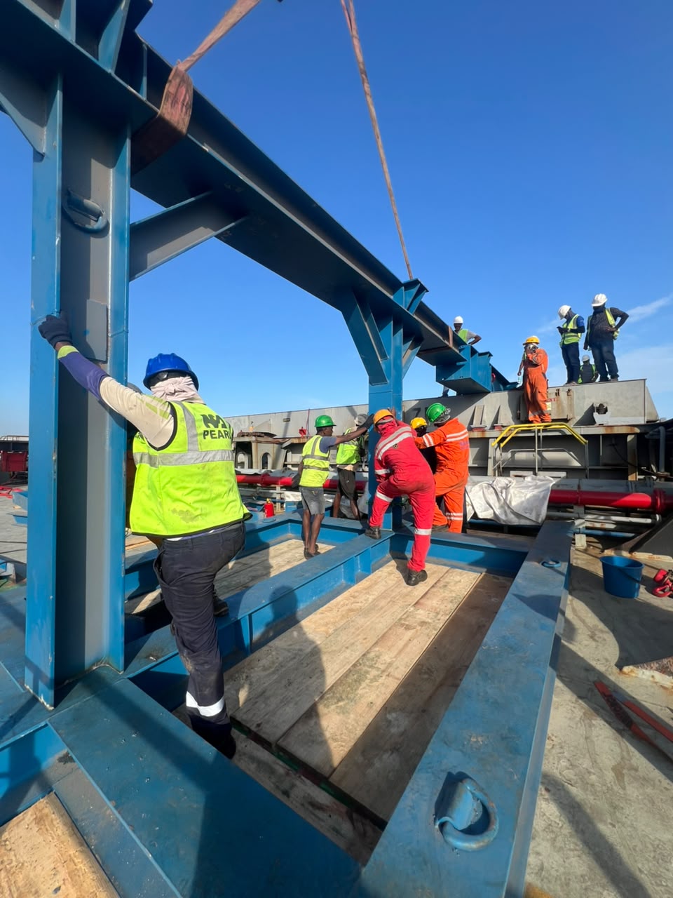 Lashing and grillage system on vessel